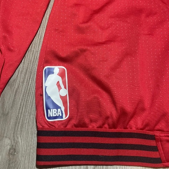 NWT Chicago Bulls Jacket - Picture 8 of 11